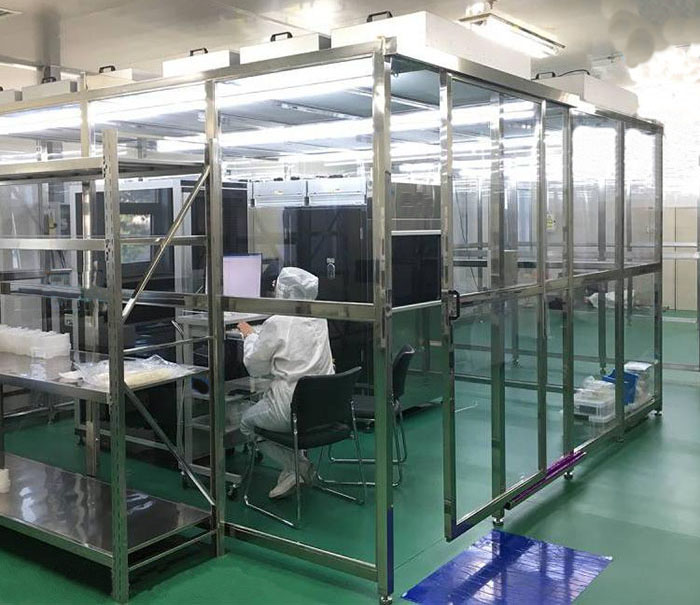 百級潔凈棚配置由FFU、初效過濾器、高效過濾器過濾,再加風(fēng)淋室、傳遞窗等凈化設(shè)備才能達(dá)到效果。 百級潔凈棚配置由FFU、初效過濾器、高效過濾器過濾,再加風(fēng)淋室、傳遞窗等凈化設(shè)備才能達(dá)到效果。