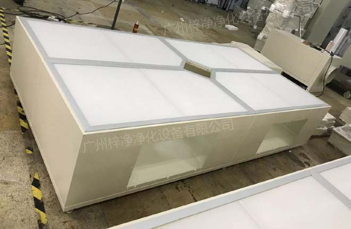 層流送風天花是現代醫院手術室必用的一種凈化裝置。